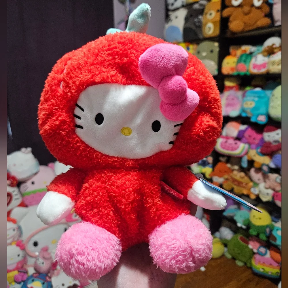 NWT Hello Kitty In Apple Bumbumz By Russ 7.5
